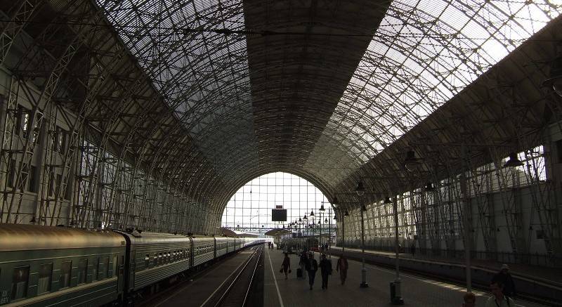 Roof_of_Kievsky_Railway_Station.jpg