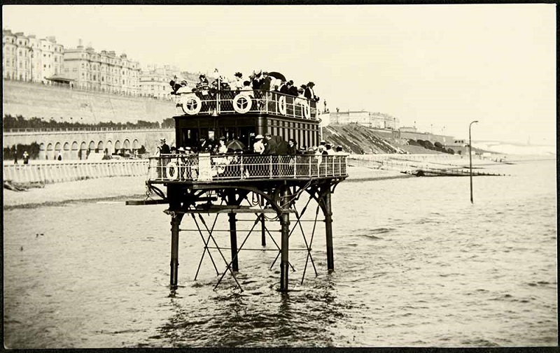 Rottingdean-Extension-car-on-stilts-Volks-Electric-Railway-Brighton-1910.jpg