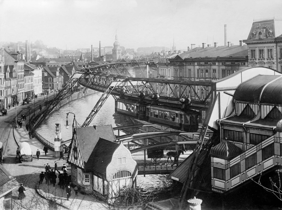 Schwebebahn-construction-1-3.jpg